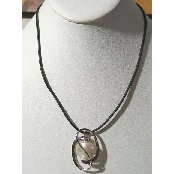 Majorica Faux Button Pearl Leather Cord Sterling Silver Pendant Necklace - Picture 1 of 7